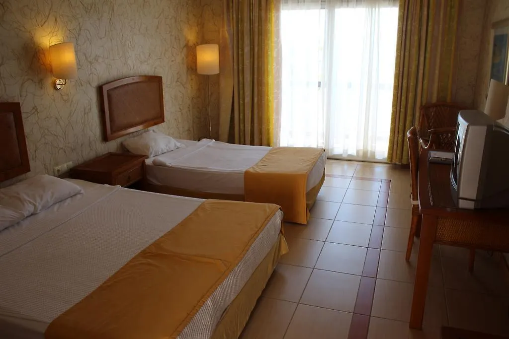 Lighthouse Beach Hotel Ortakentyahşi