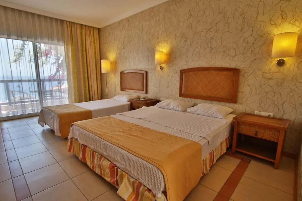 Lighthouse Beach Hotel 오르타켄트 4*,
