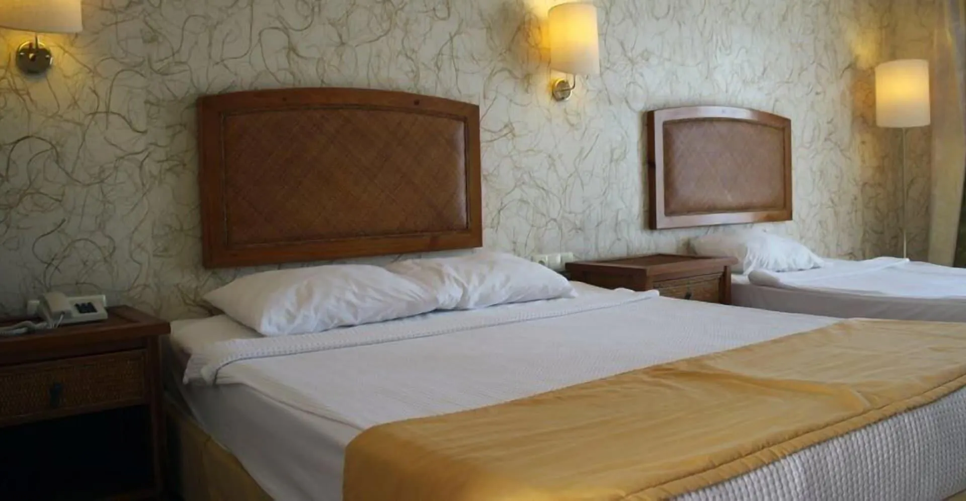 Lighthouse Beach Hotel Ortakentyahşi